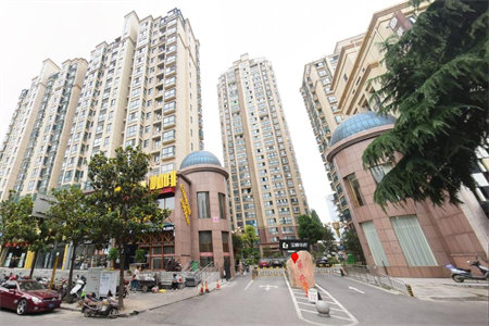 城东涵翠苑A区黄金楼层6室4厅3卫证满两年复式可单独入户